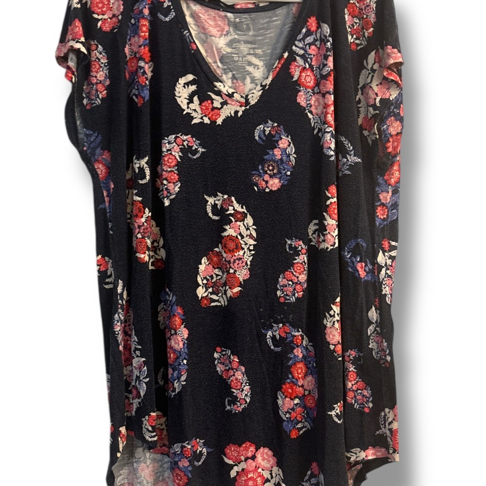Maurices Blue and Black Graphic Short Sleeve Blouse